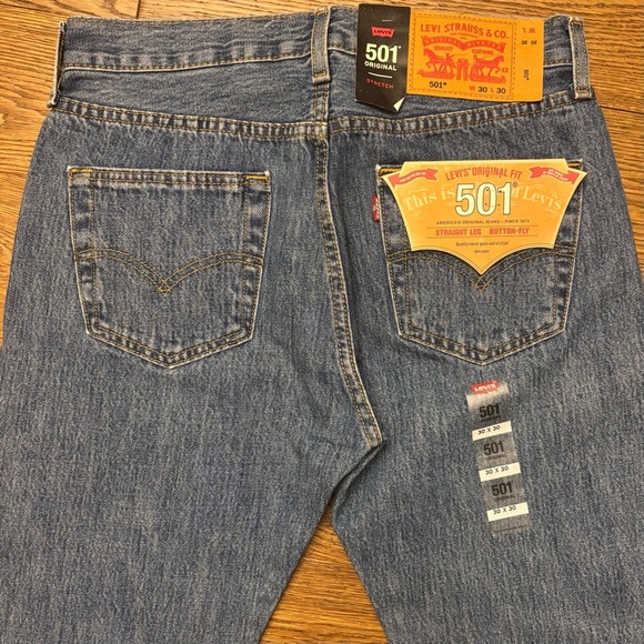 Levi's 501 Original Medium Stonewash
Jeans - Picture 10 of 15